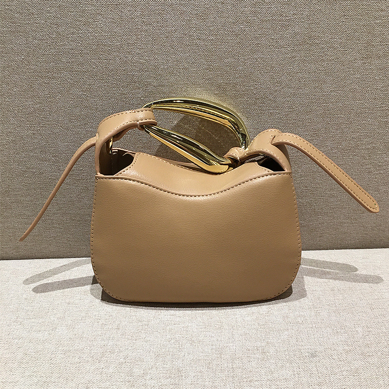 真皮女包好还是PU女包好呢？